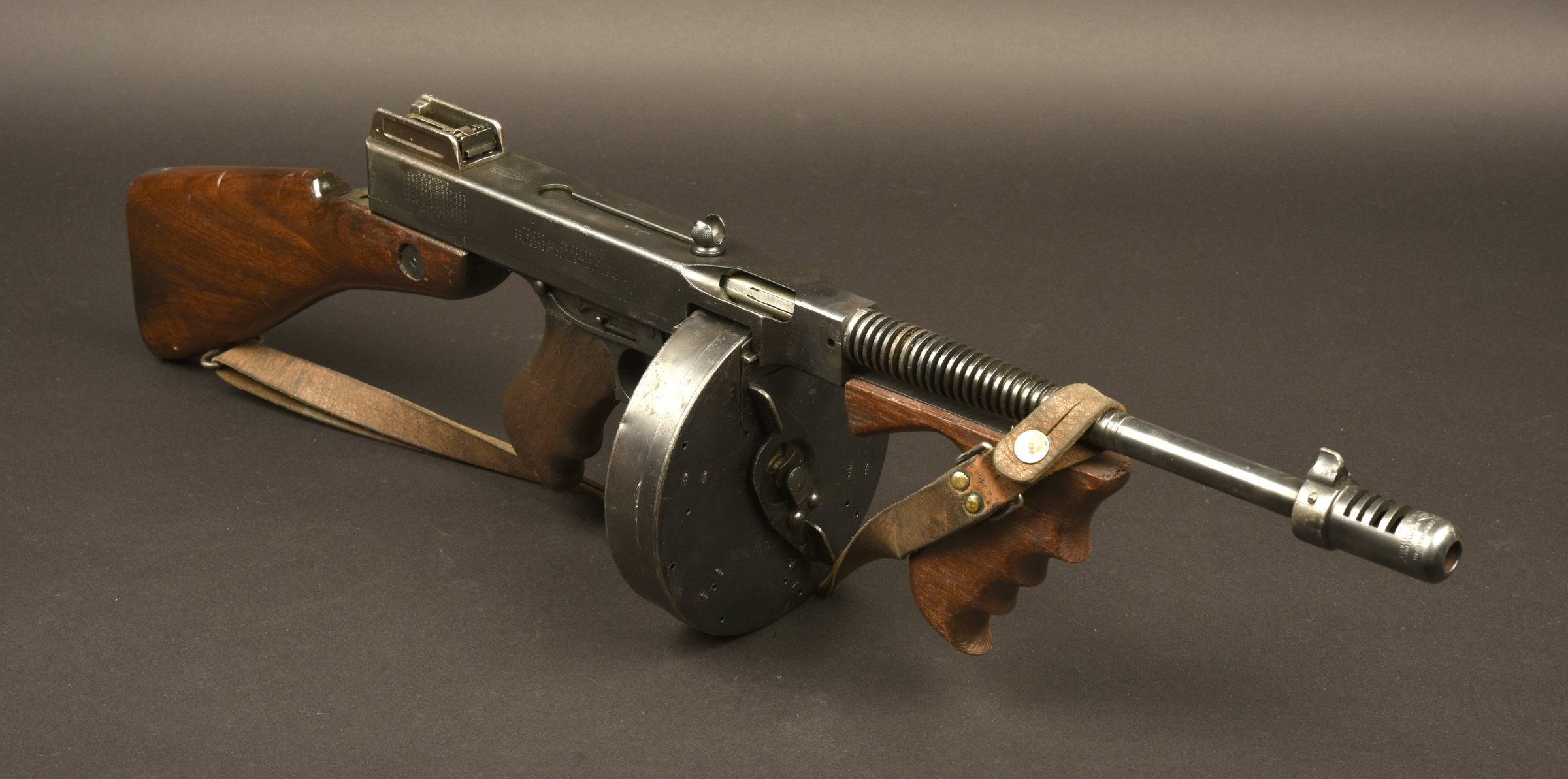 Pistolet mitrailleur Thompson Catégorie C utilisée dans le film Borsalino Aiolfi G b r
