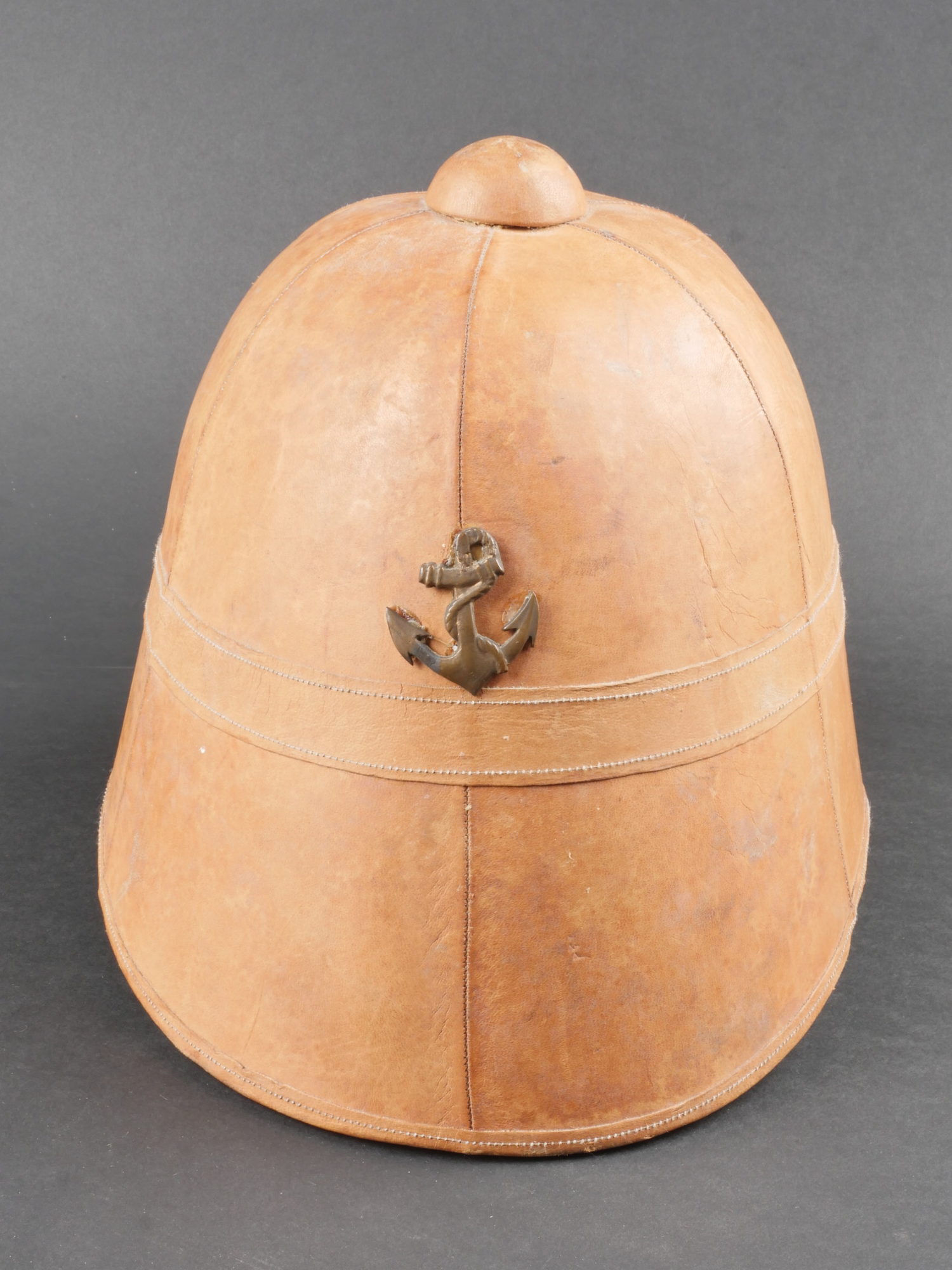 Casque colonial modèle 1886 en cuir Aiolfi G b r