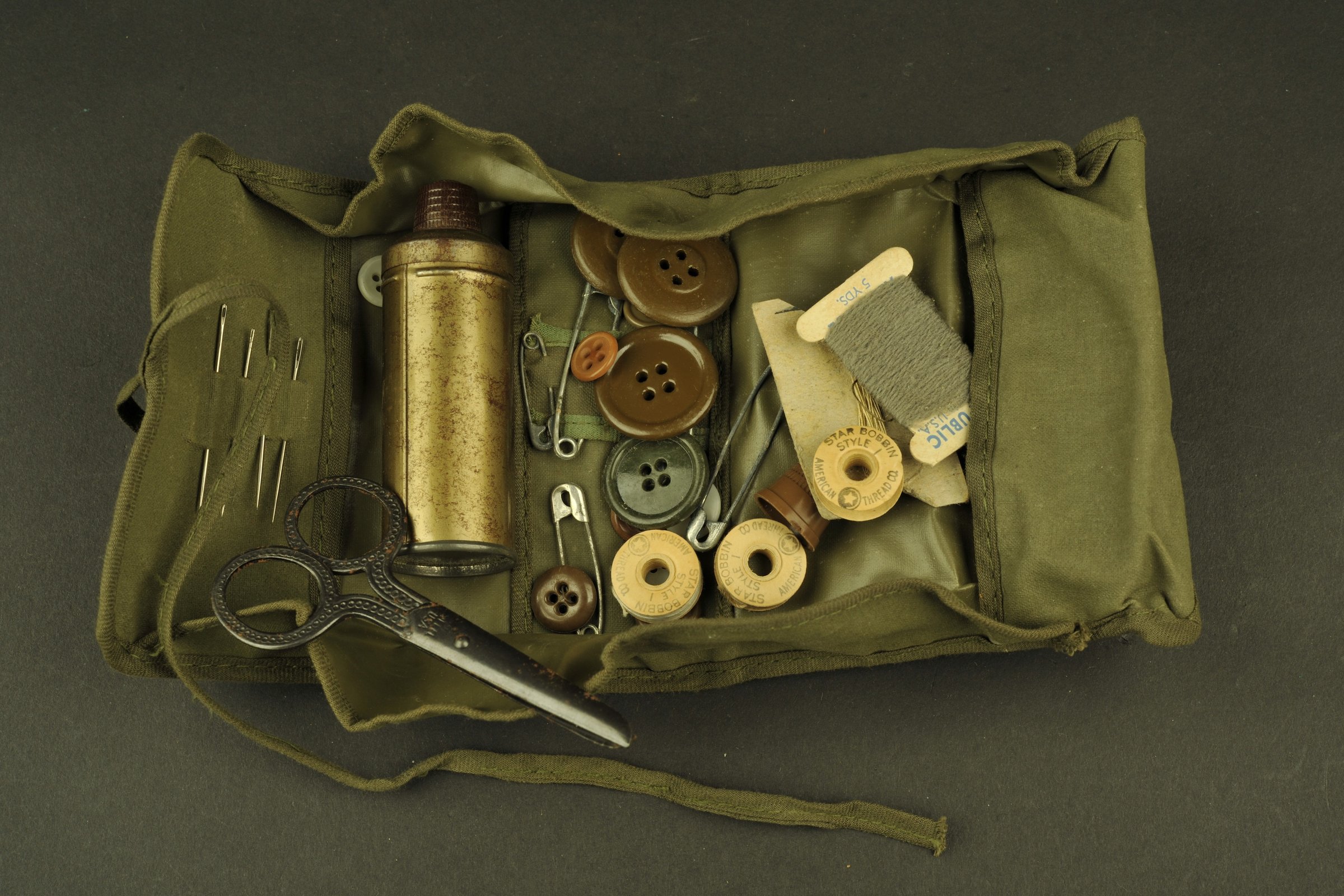 TROUSSE COUTURE SEWING KIT US COMPLET FULL ARMY MILITAIRE GUERRE ARMEE
